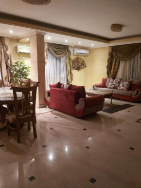 شقه للايجار مفروشه 260 م شارع جامعة الدول العربية الرئيسي المهندسين